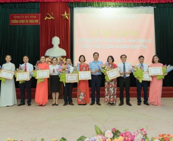 Bế giảng Lớp F1689 link không bị chặn - Hành chính Khoá 147 Đảng uỷ Khối các cơ quan và Doanh nghiệp tỉnh