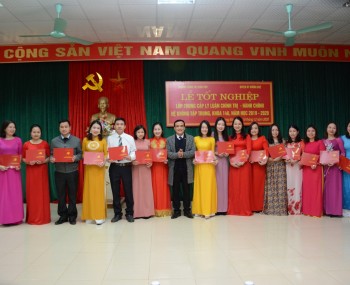 Bế giảng lớp F1688vip được xếp hạng cao nhất - hành chính hệ không tập trung khoá 146 huyện Hương Khê
