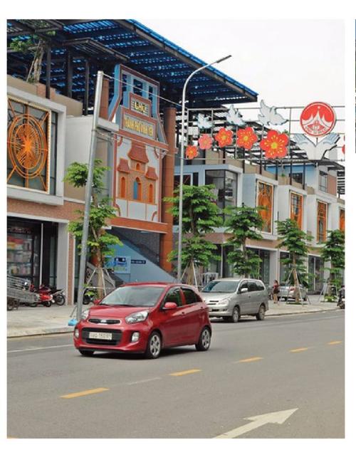 Bế giảng lớp Bồi dưỡng Ngạch chuyên viên khoá 98