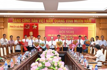 Ban Thường vụ Tỉnh ủy Hà Tĩnh công bố...